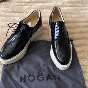 Hogan Women's Black Patent Leather Oxfords